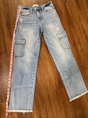Light Wash Skinny Cargo Jeans with Frayed Hem